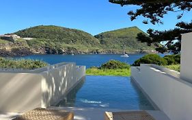 Silveira Bay Lounge Retreat