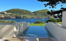 Silveira Bay Lounge Retreat